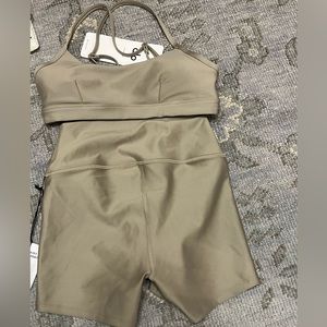 Brand new alo yoga set